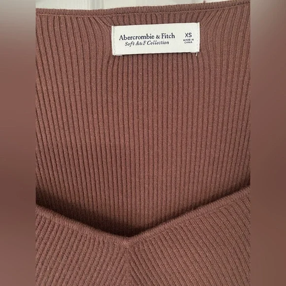 Abercrombie & Fitch Sweater Top - Picture 2 of 3
